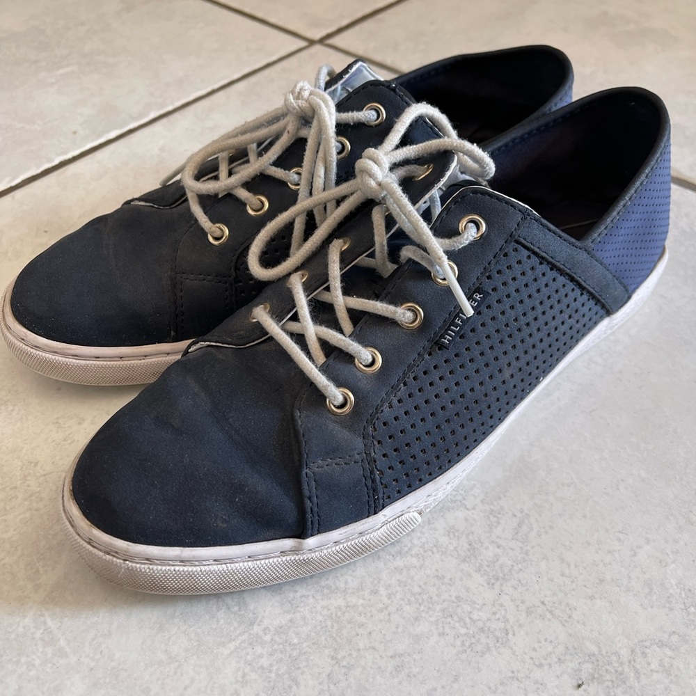 Tommy Hilfiger Navy Perforated Sneaker size 10